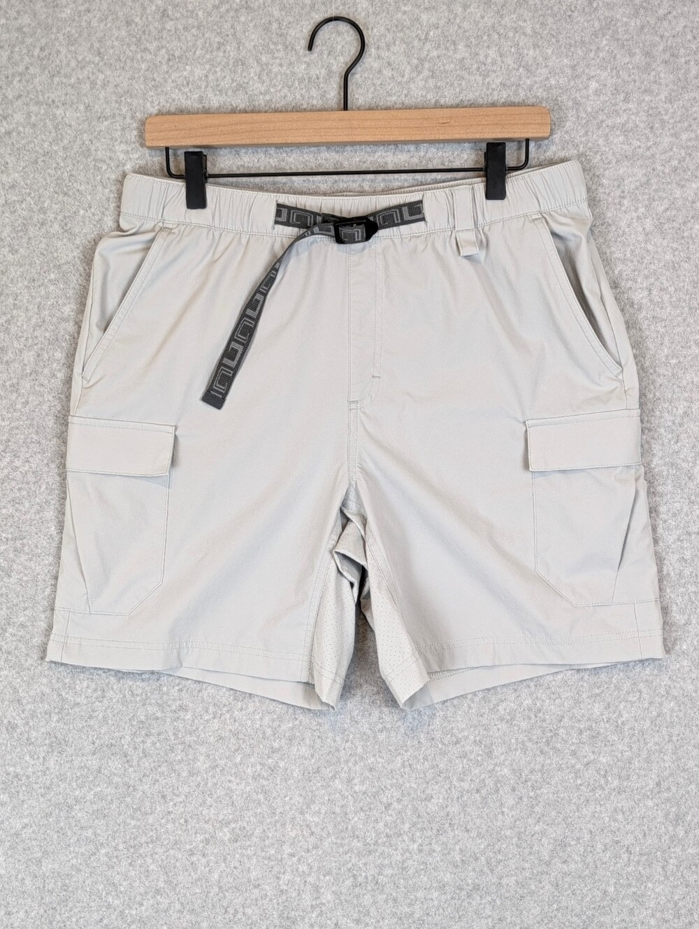 Huk Creekbed Cargo Shorts Mens Medium Gray Belted Fishing Performance Stretch